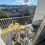 Apartment T2 Avec Parking, Loggia, Vue Puy De Dome