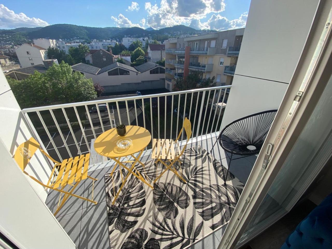 Apartment T2 Avec Parking, Loggia, Vue Puy De Dome