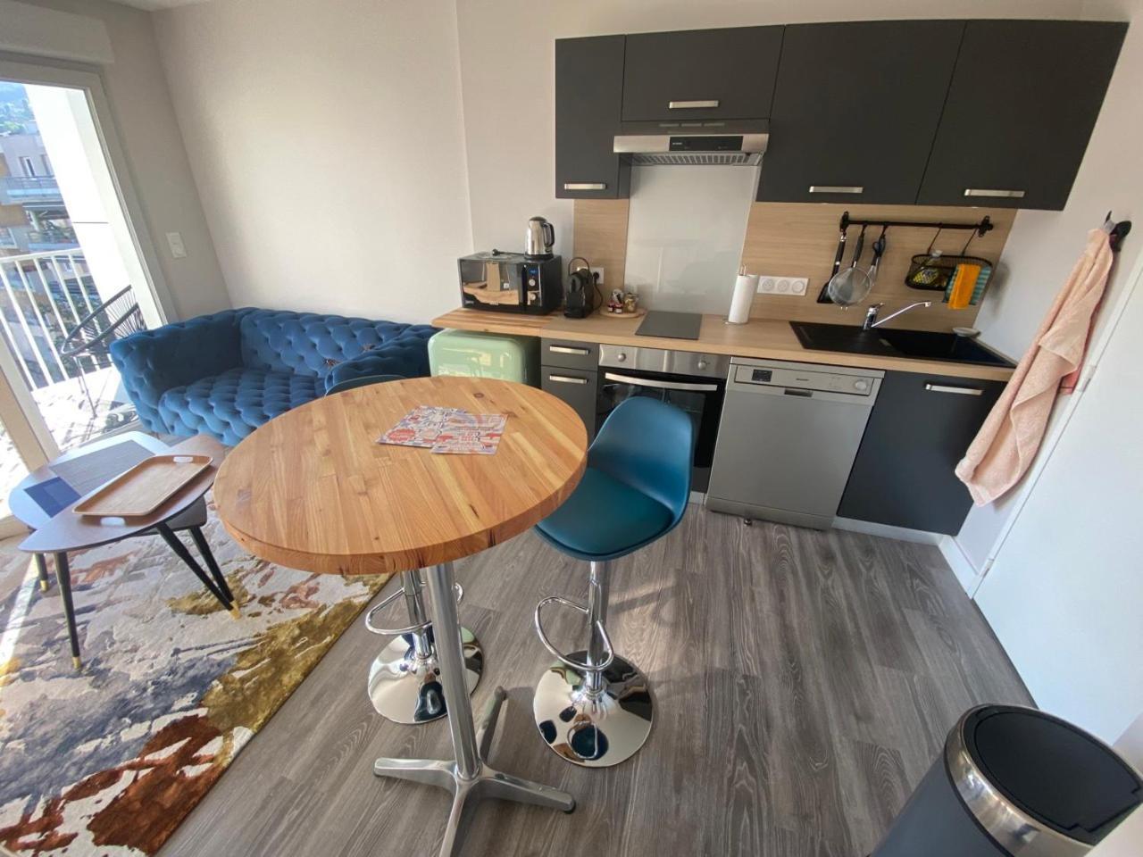 T2 Avec Parking, Loggia, Vue Puy De Dome Apartment